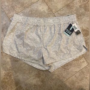 NWT DSG Women’s Stride Shorts Size XL